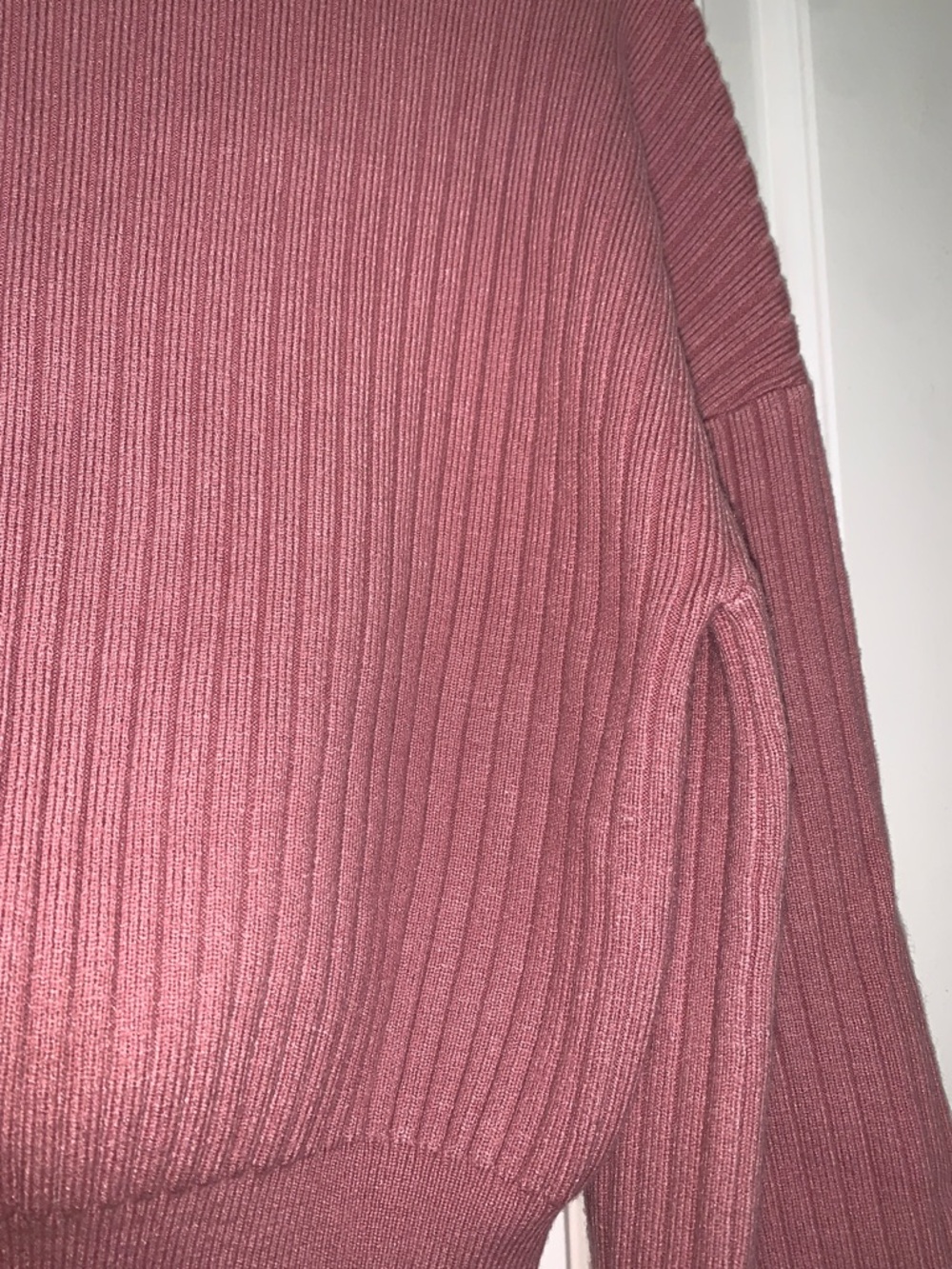 Buckle Fade by BKE Ribbed Cropped Wide Sleeve Crewneck Sweater Dusty Rose Small - Picture 8 of 8